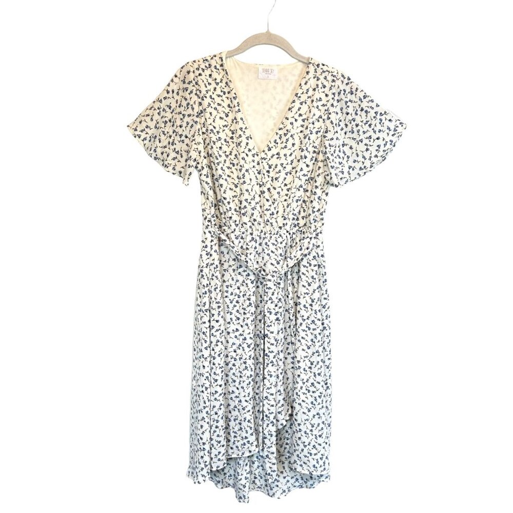 Sienna Sky Women's Short Sleeve V-Neck Floral Dress in White Blue - Size S